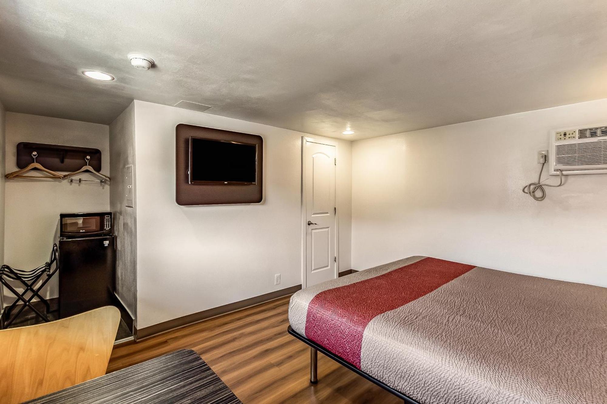 Motel 6 Elizabeth Nj Newark Liberty Intl Airport المظهر الخارجي الصورة